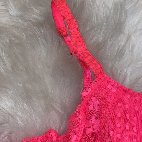 Victoria’s Secret Bra - Picture 2 of 3